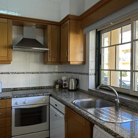 Moradia B - 200m Da Da Oura - Leste Holiday home *