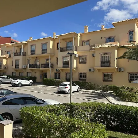 Moradia B - 200m Da Da Oura - Leste