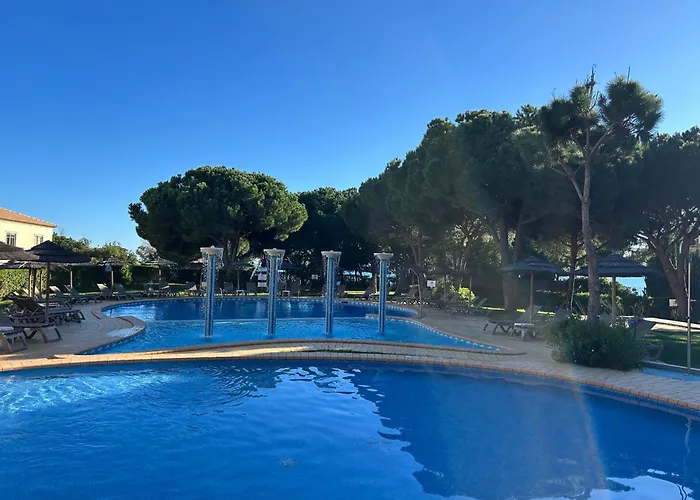 Moradia B - 200m Da Da Oura - Leste 別荘